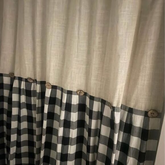 Farmhouse black & white shower curtain - Picture 2 of 6